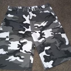 Men's Cargo Shorts Size 40
