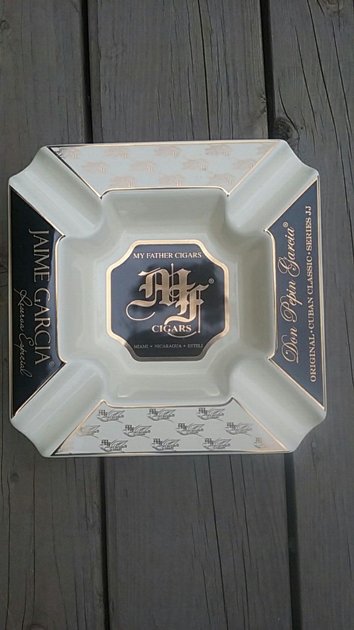 Vintage large cigar ashtray for slot by My Father's Cigars