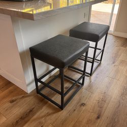 1 New Leather And Black Metal Bar Stool