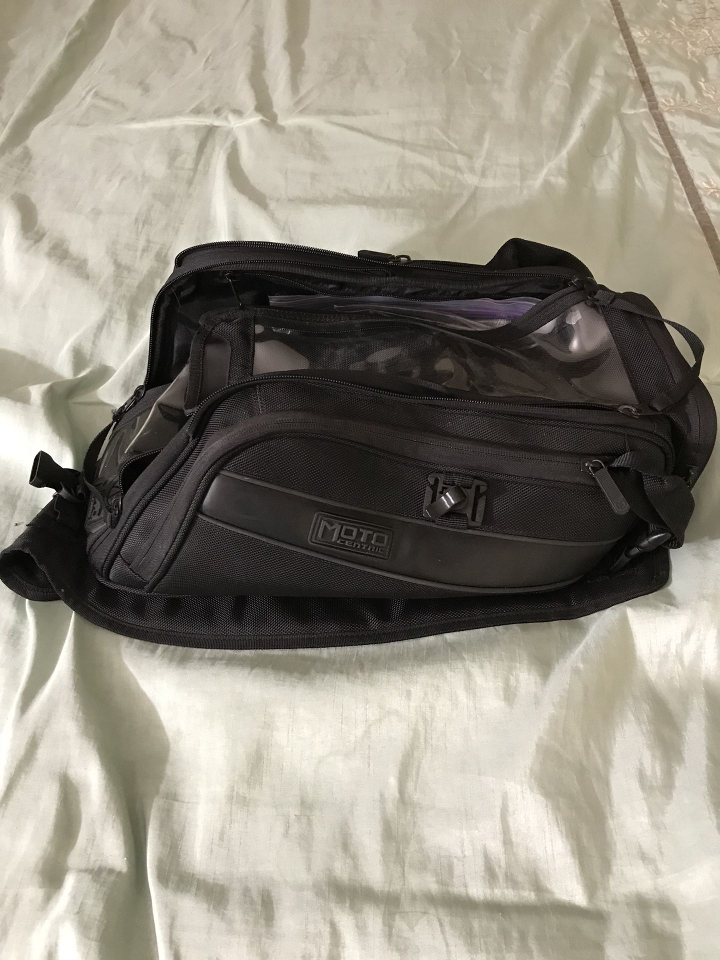 MotoCentric Mototrek 19 Tank Bag