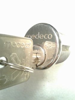 Medeco cylinder for office and stor