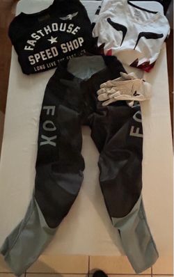 Fox racing 180 Taunt Pants with jerseys and gloves
