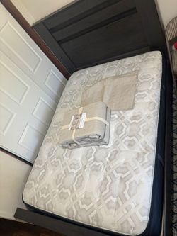 Full Size Bed Frame & Mattress