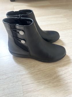 Black Boots 5 1/2, 6