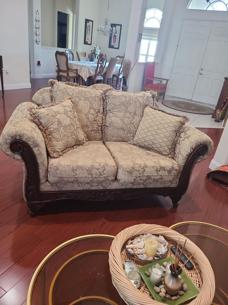 5 Piece Antique Style Upholstered Sofa Set