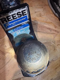 REESE Black truck hitch with 2 inch ball