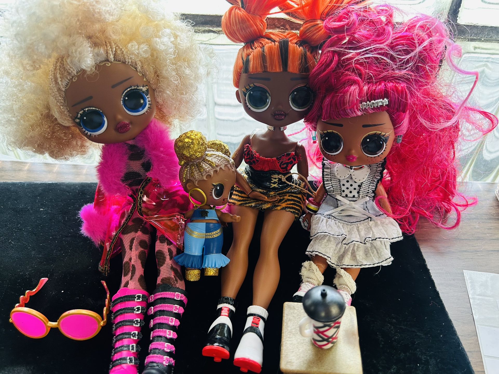 3 Omg lol Dolls Along With 1 Mini Baby lol Doll