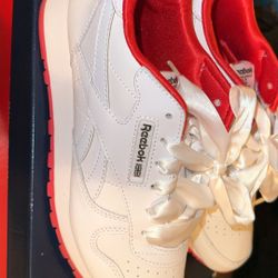 Reebok Valentines Kids 6.5 