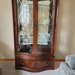 Thomasville Curio/China Cabinet