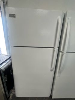 Refrigerator Frigidaire 30”
