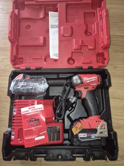 M eighteen fuel hydraulic driver, two batteries five point oh