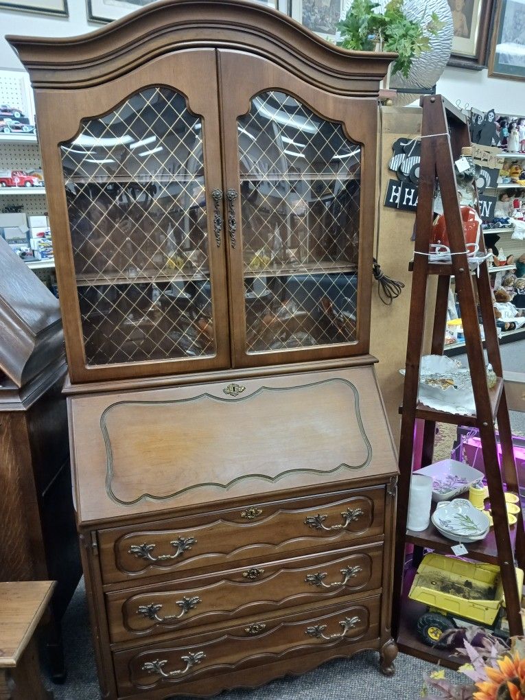 Single Piece Secretary Desk Hutch
