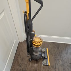 Dyson Ball Multi Floor 2 upright vacuum