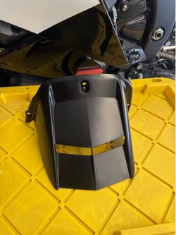 R6 rear tire hugger fairing