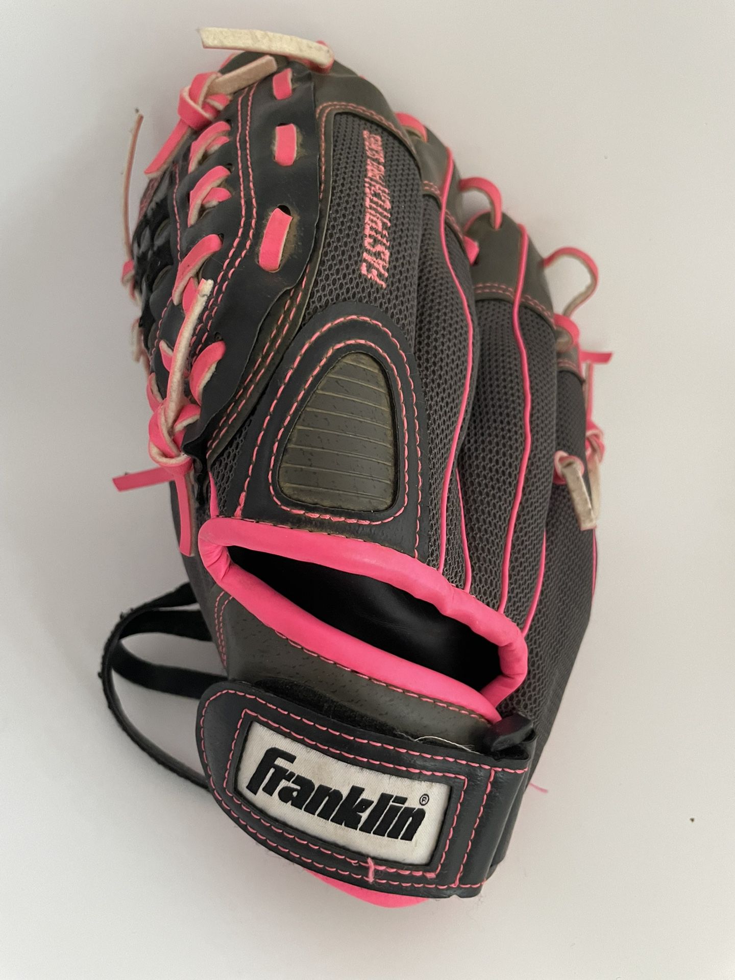 Franklin Fast Pitch Pro 22320 Softball Baseball Glove 11” LHT Deer Pink Black