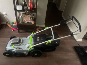Electric lawnmower