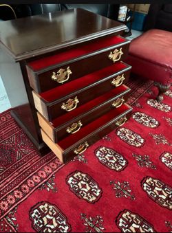 Vintage  Chippendale style solid cherry wood. four drawer bachelor’s chest .  22” high , 20” wide. 13” depth $400