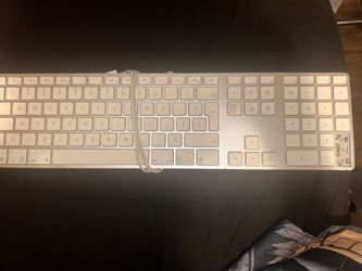 Apple Keyboard