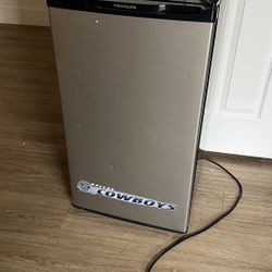 Frigidaire Mini Fridge 