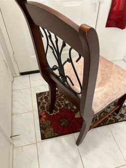 Dinner chair