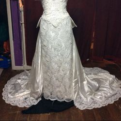 Size 10 VTG Beaded Embroidered Wedding Dress W/ Cathedral Train 