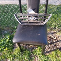 2004. 2006 Hyundai Elantra  front Grill auto part picked up in that nice