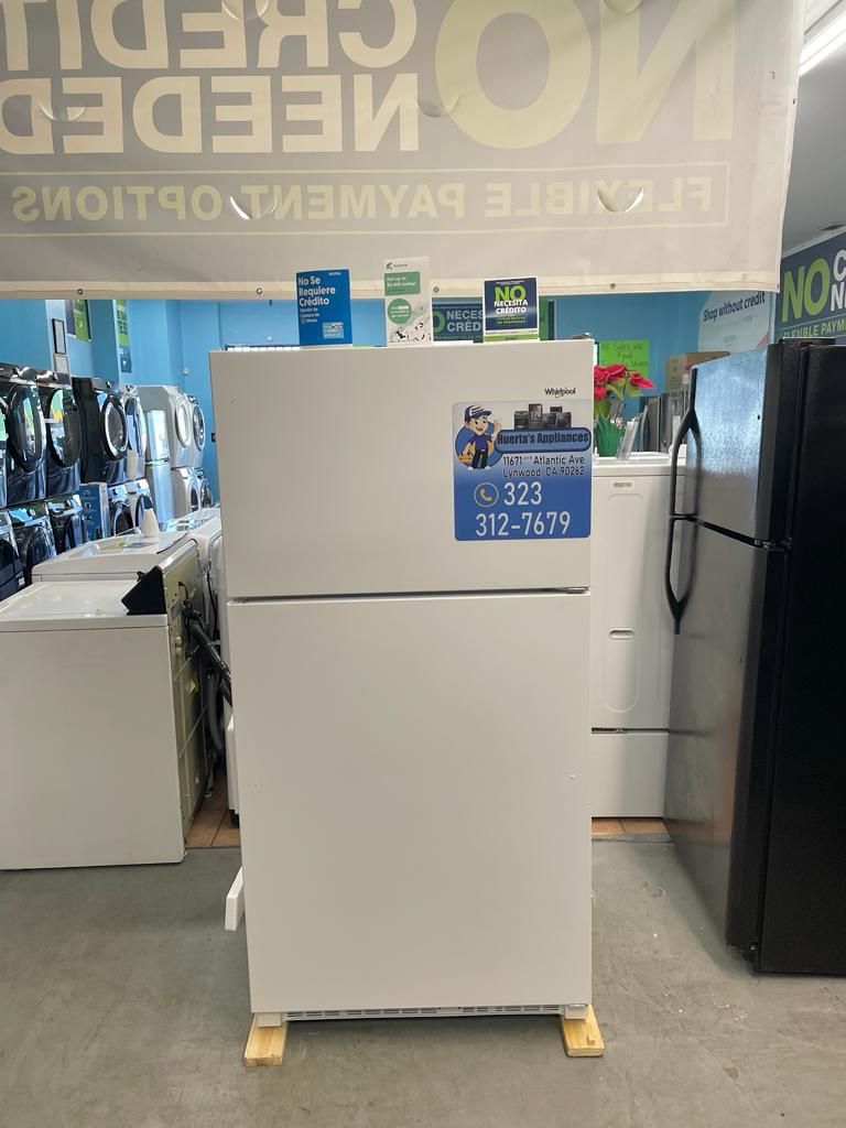 Whirlpool Refrigerator 33”