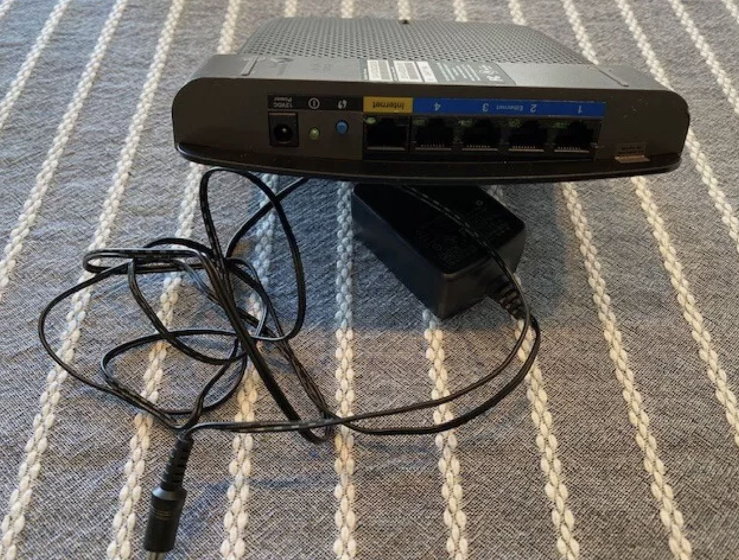 CISCO Linksys E2500