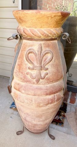 * Large Fleur-de-lis Terracotta Urn Jar with Metal Stand