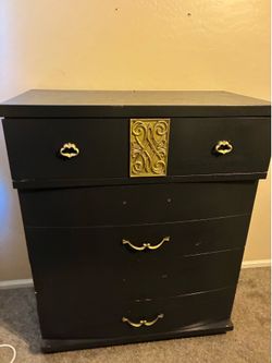 Dresser/ drawer