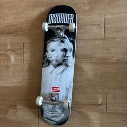 COMPLETE PROFESSIONAL SKATEBOARD
