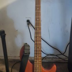 Dean Bass Guitar