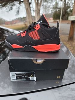 Jordan Retro 4 NEW! Bought From HIBBETT SPORTS GOT WRONG SIZE. Youth SIZE 1