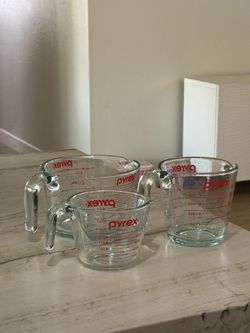 Pyrex Glass Measuring Cups — Set of 3