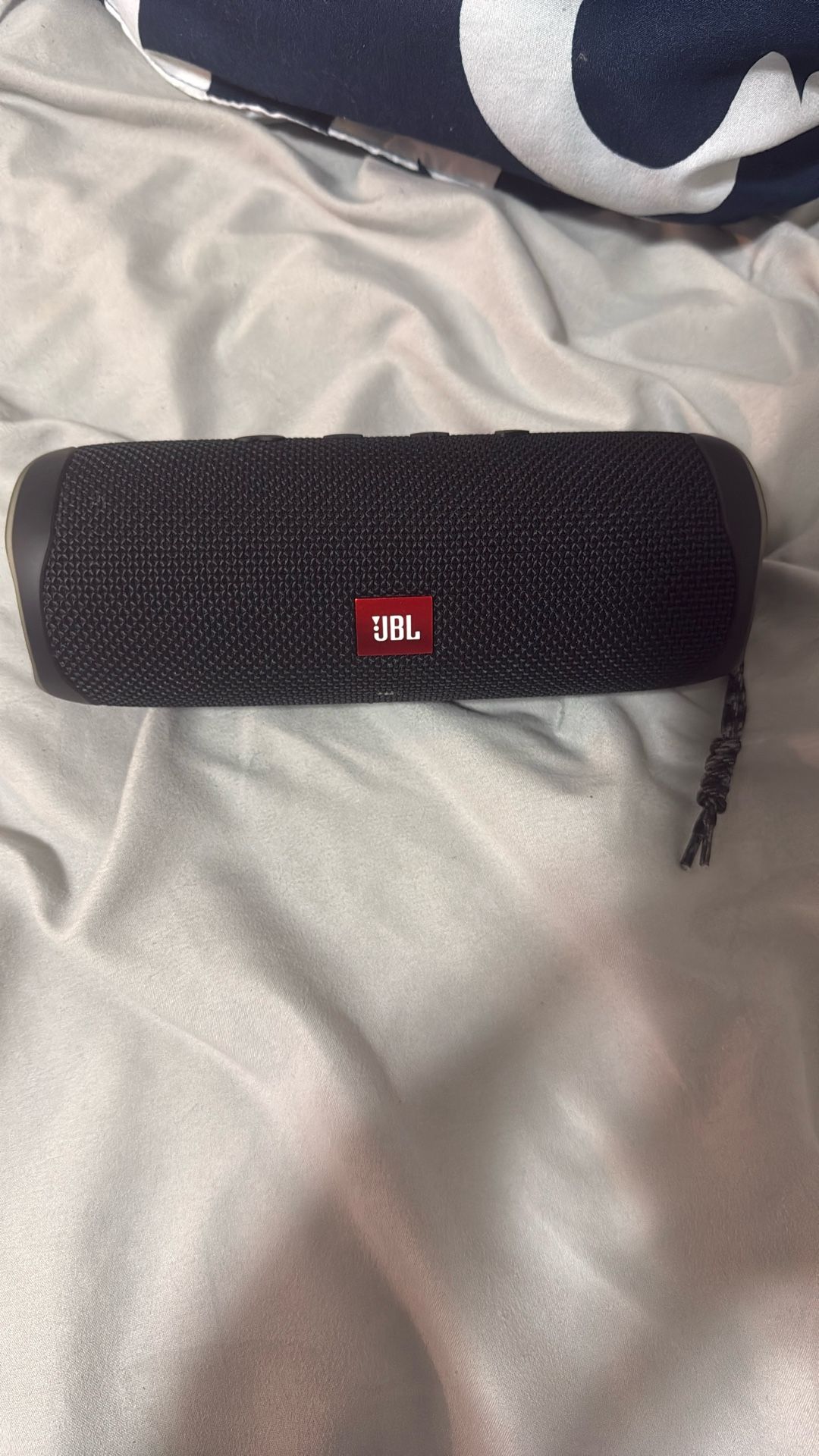 JBL flip 5 speaker