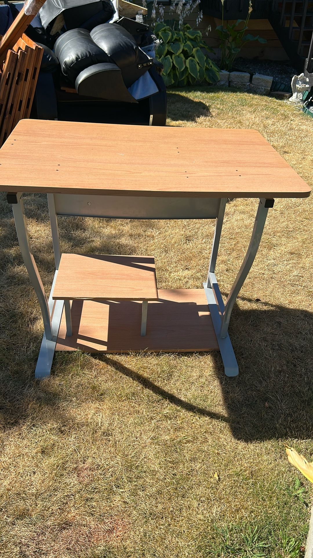 Computer table
