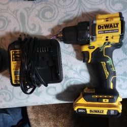 Dewalt Cordless Drill Driver With Battery And Charger
