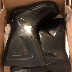 Kids Rain Boots 13c & 3Y BRAND NEW !! NEVER WORN $15 EACH