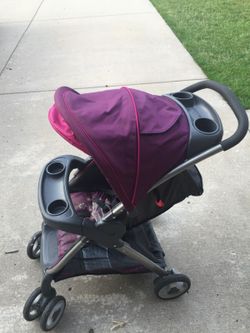 Gracie stoller with car seat and base