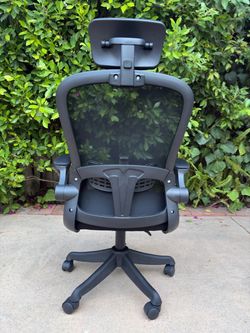 NEW ERGONOMIC MESH CHAIR