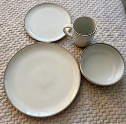 4-Piece Ceramic Dinnerware