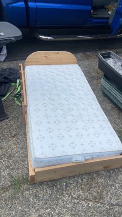 Toddler bed w/ mattress price 40$. Pick up. E. Side. Tacoma