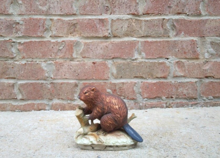 Vintage Lefton Beaver Figurine