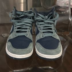 Size 9 Midnight Navy/ Neutral grey Dunk highs 