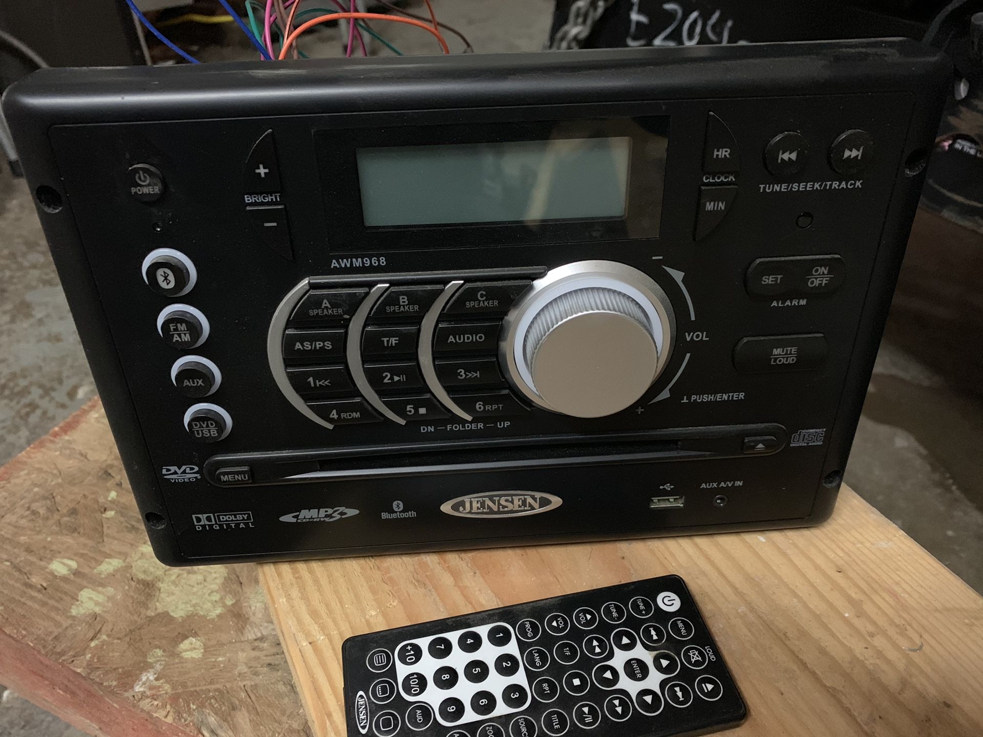Rv stereo Jensen AWM968