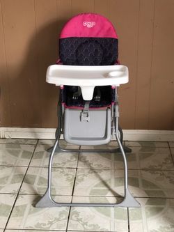 LIKE NEW BABY HIGH CHAIR!!!