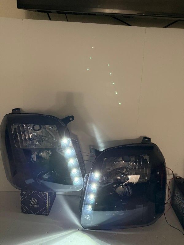 GMC Yukon 2007-2014 Headlights