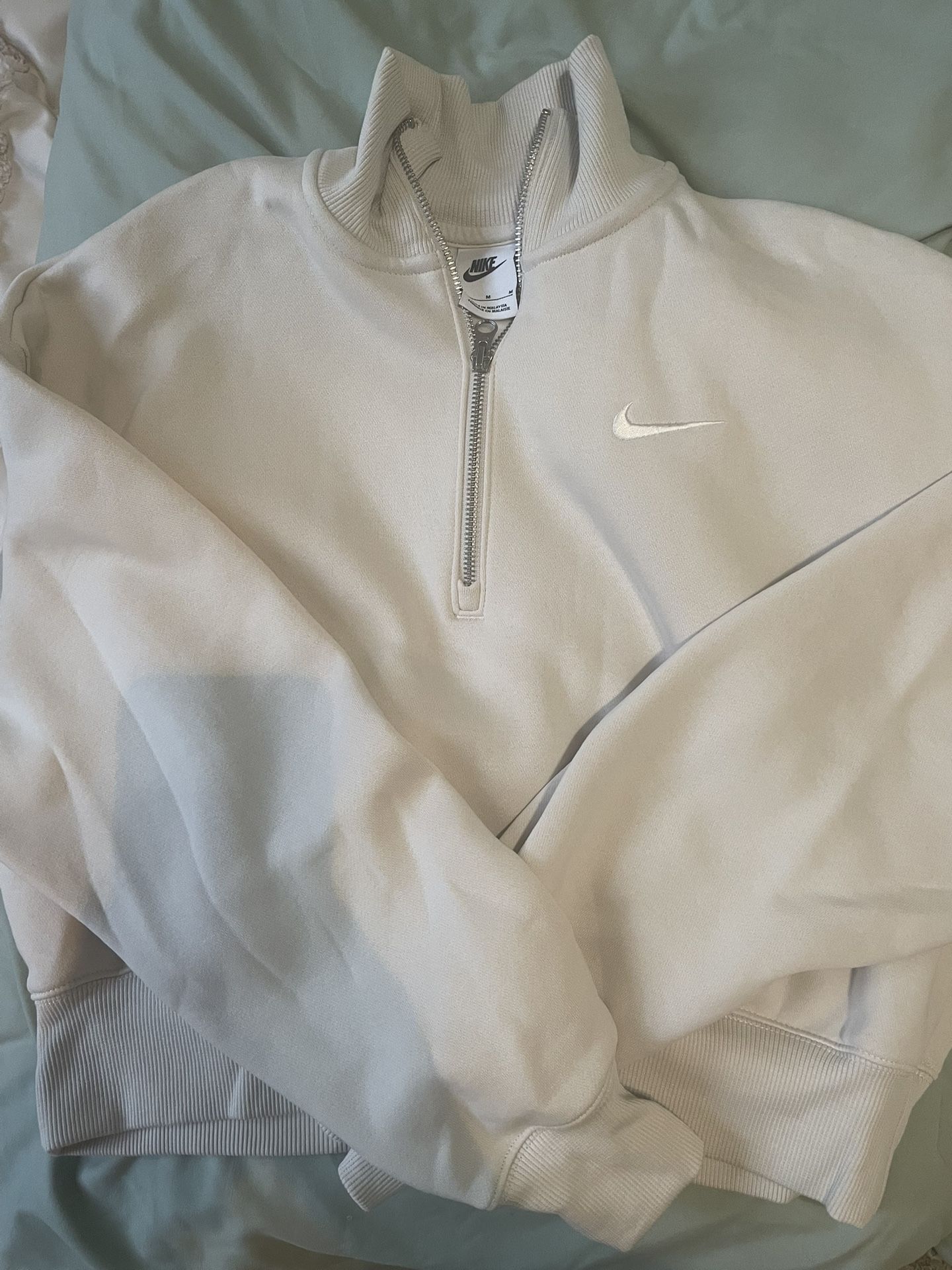Women’s Nike Two Piece Set - Cream
