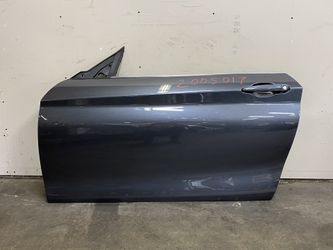 2018 F22 F23 front left door assembly