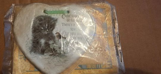 Heart-Shaped Kitten Sentiment Wall Plaque